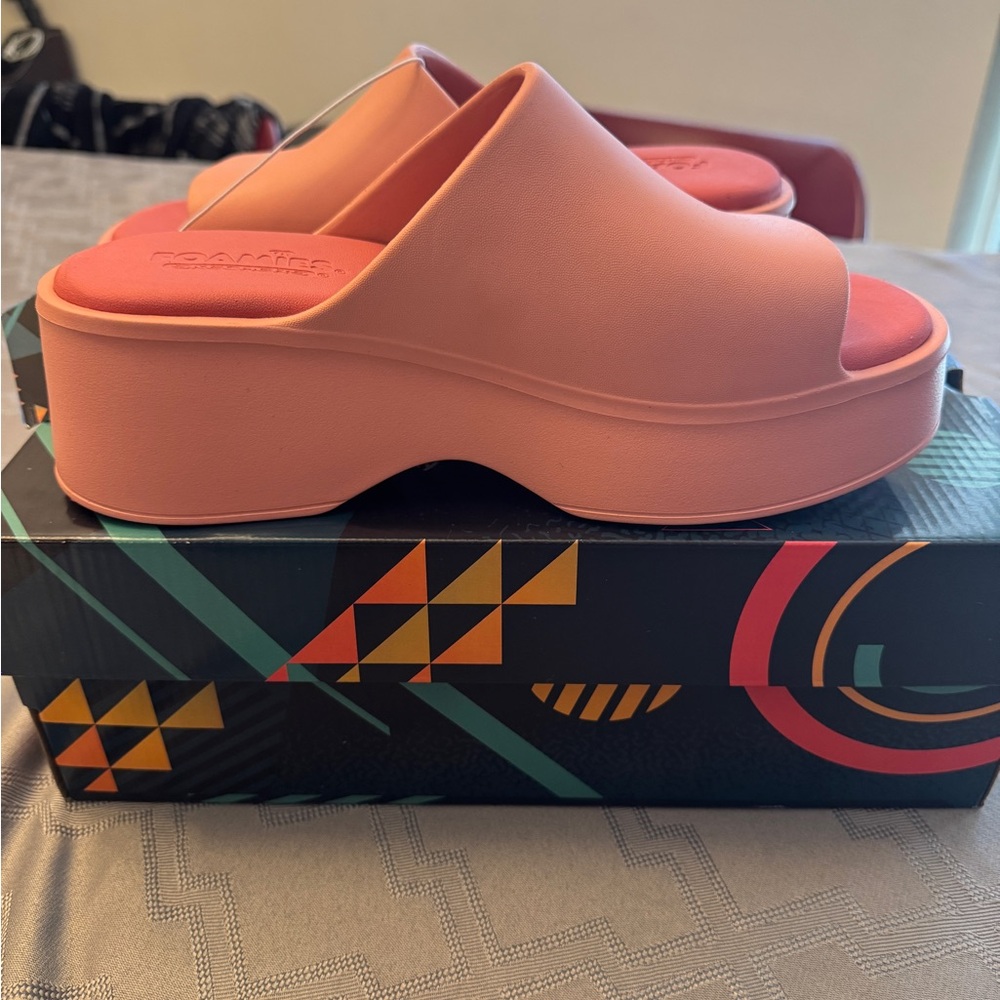 Skechers Women's Coral Platform Foamies brand new size 7 - Picture 5 of 7